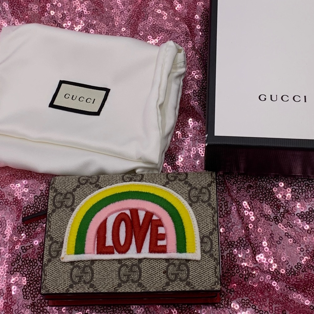 ❌sold❌GUCCI LOVE CARD CASE